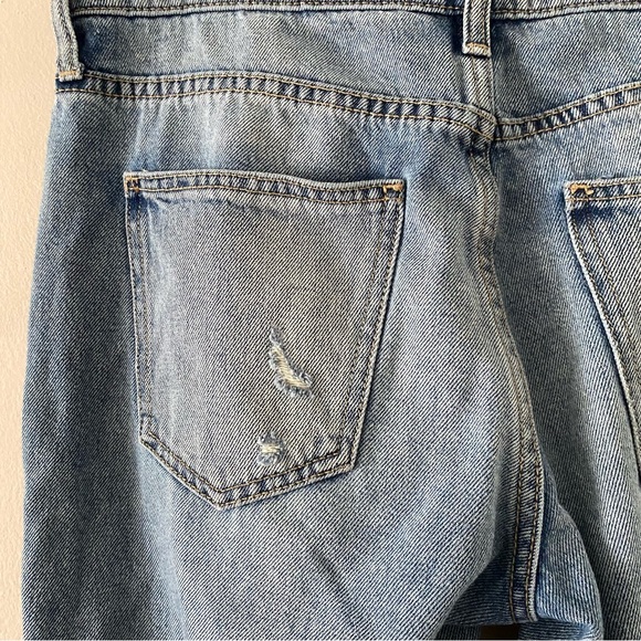 Current Elliott straight leg jeans 2 yr factory distressing on fabric - Picture 9 of 9